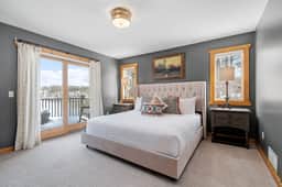 Maple Lake Chalet - Image 4