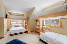 Maple Lake Chalet
