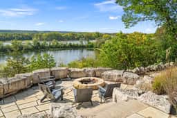 Riverfront Inn - Image 4