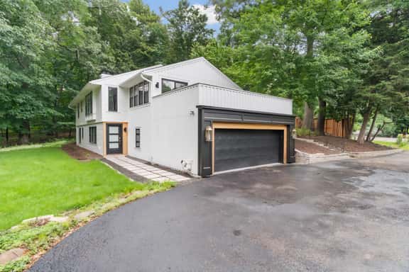 Wayzata Cove - Image 1