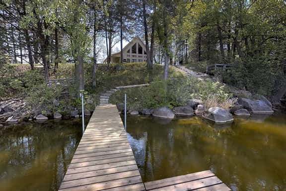 Lakefront Hideaway - Image 1