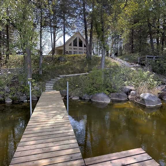 Lakefront Hideaway - Image 1