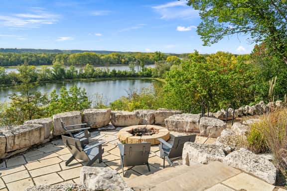 Riverfront Inn - Image 4