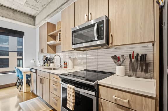 Sable 204 - One Bedroom - Image 3