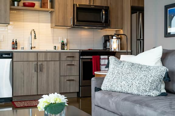 Sable 807 - One Bedroom - Image 4